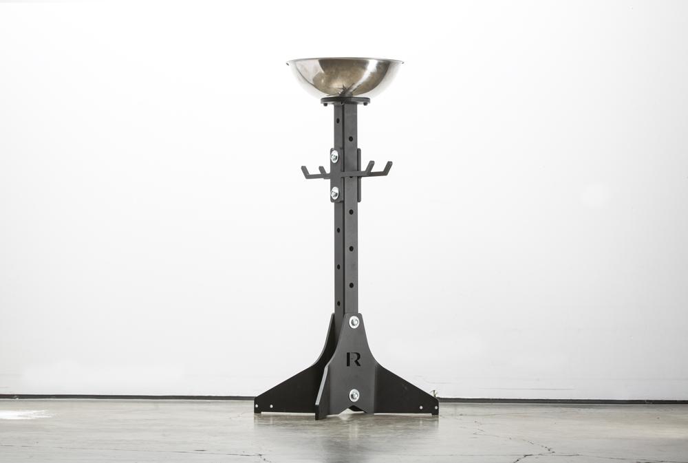Figure 3 Freestanding gym chalk stand