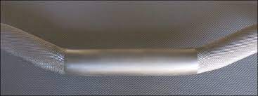 Commercial Curl Bar 16 Figure 8. Commercial curl bar with no center knurling